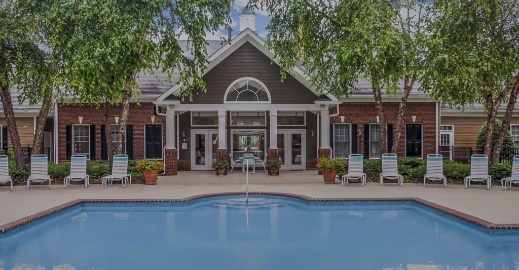 ledgend apartments pool