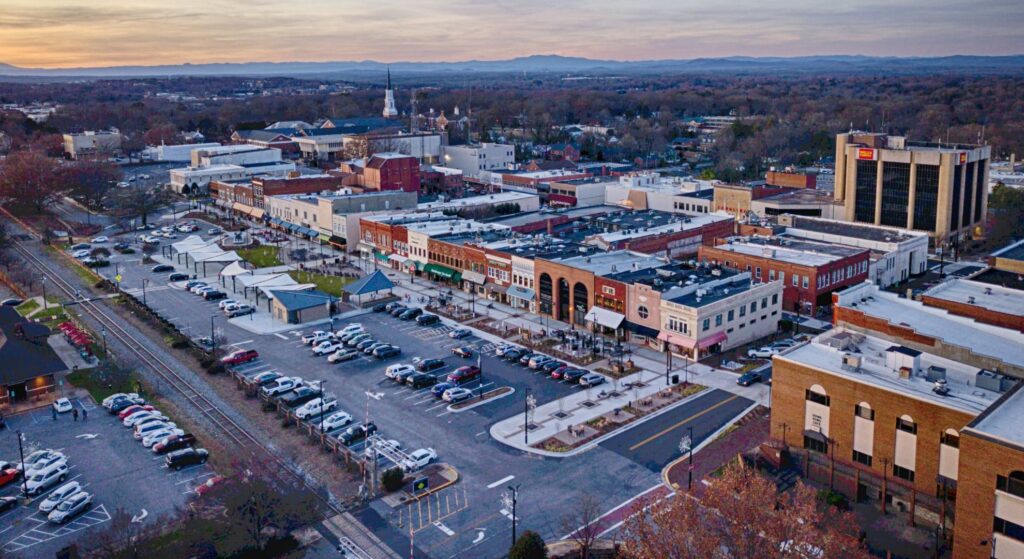 4 Places To Explore Within an Hour From Hickory Hero